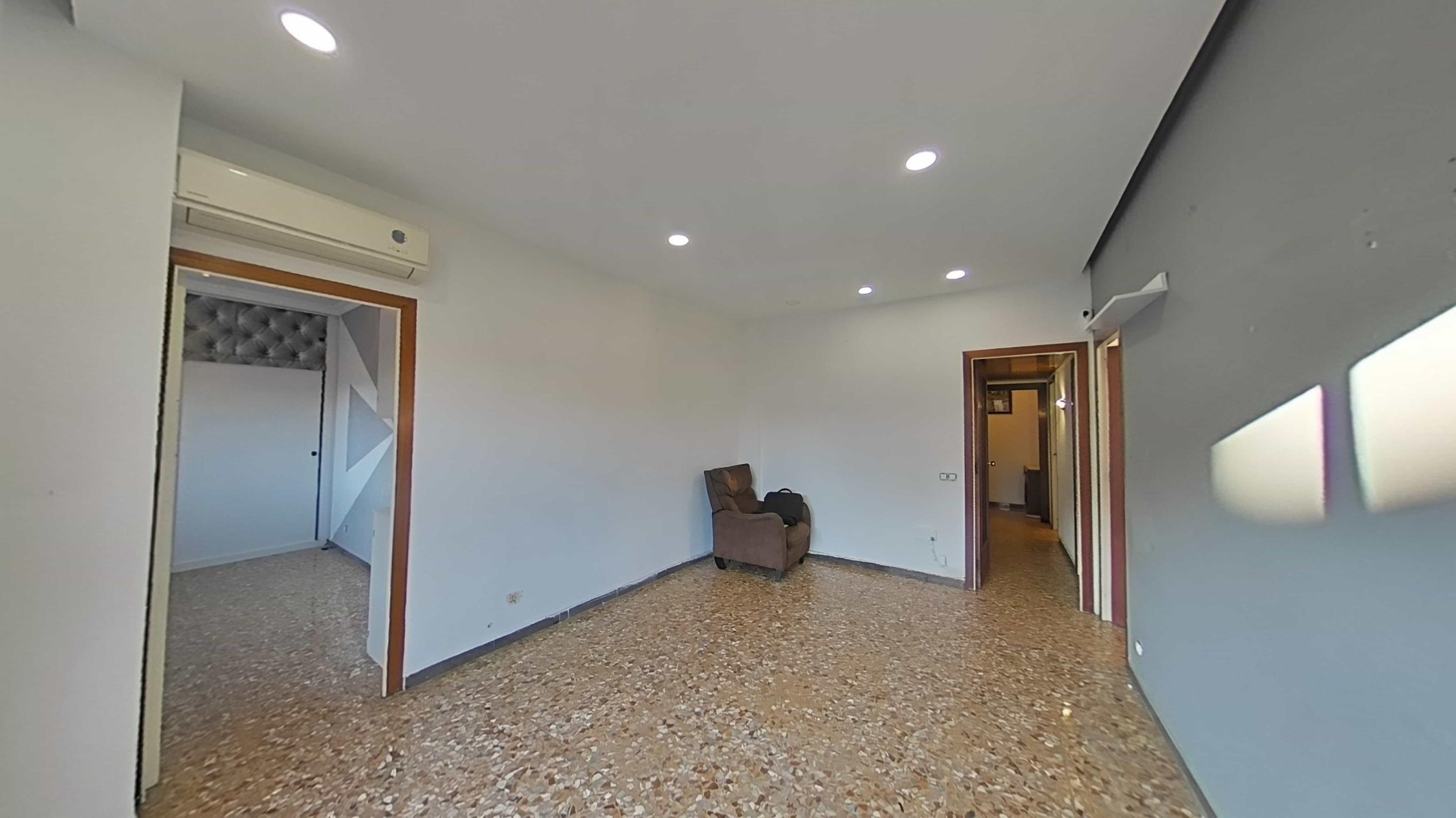 Imagen 2 Piso en venta en Barcelona / Calle Manigua - Pº Maragall