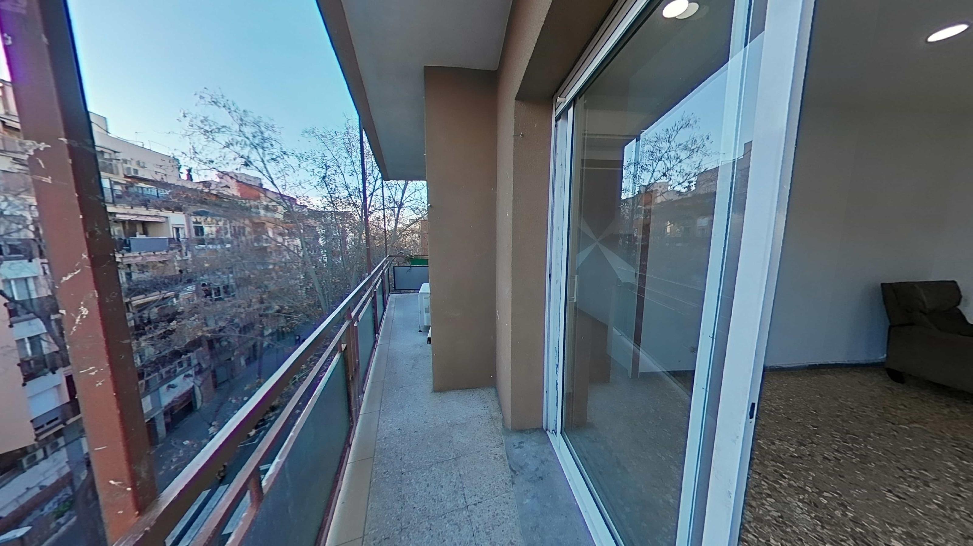 Imagen 3 Piso en venta en Barcelona / Manigua - Passeig Maragall