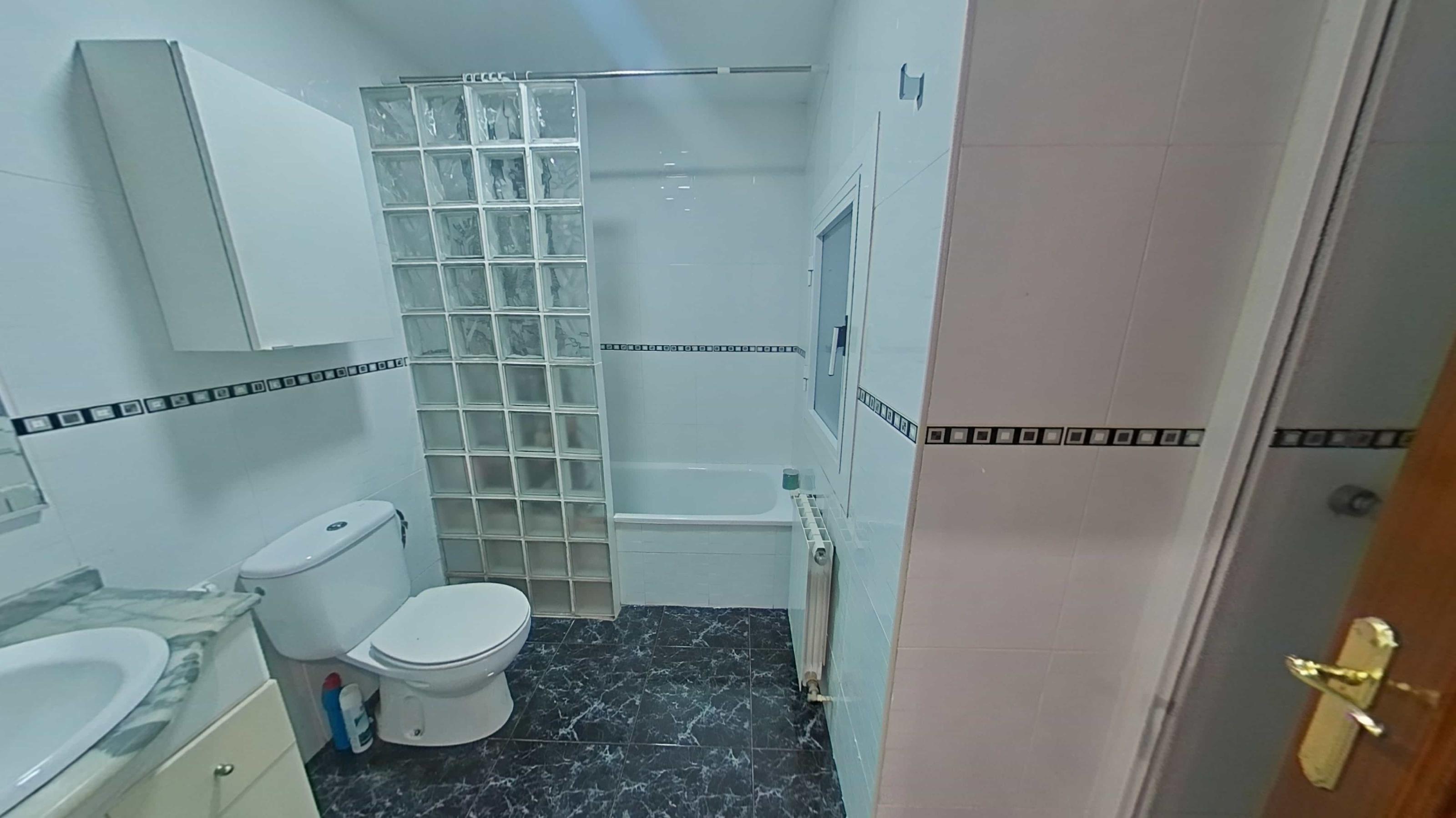 Imagen 30 Planta Baja en venta en Hospitalet De Llobregat L´ / Hospitalet de Llogregat - Centro 