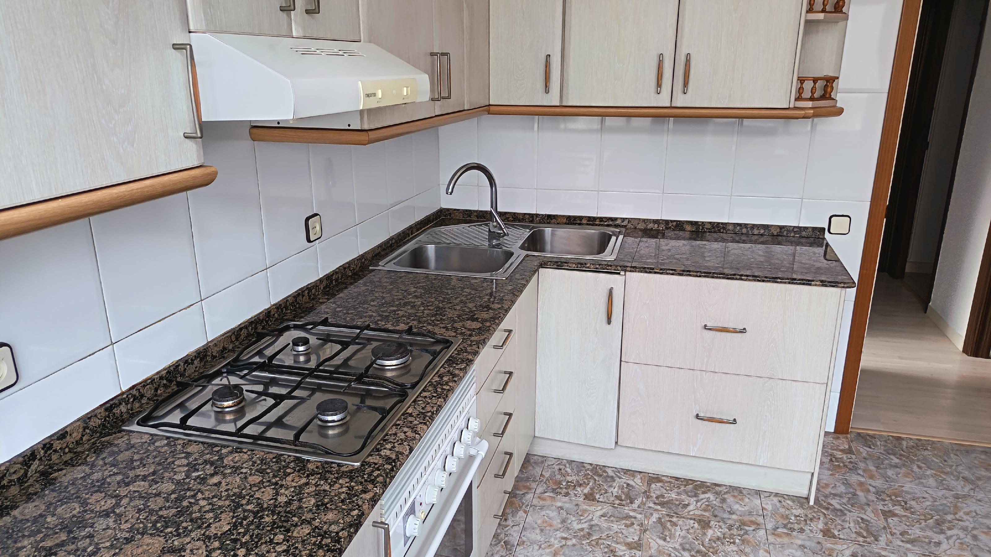 Imagen 4 Piso en venta en Barcelona / Josep Miret - Guipúzcoa