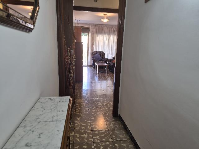 Imagen 15 Inmueble 300914 - Piso en venta en Santa Coloma De Gramenet / Plaça Pau Casals