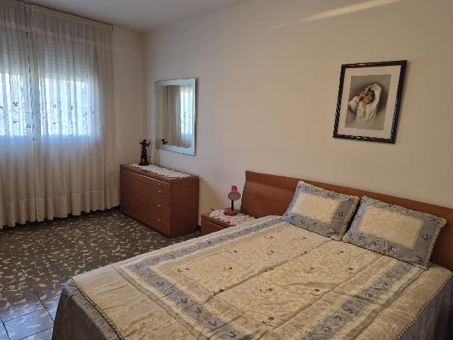 Imagen 12 Inmueble 300914 - Piso en venta en Santa Coloma De Gramenet / Plaça Pau Casals