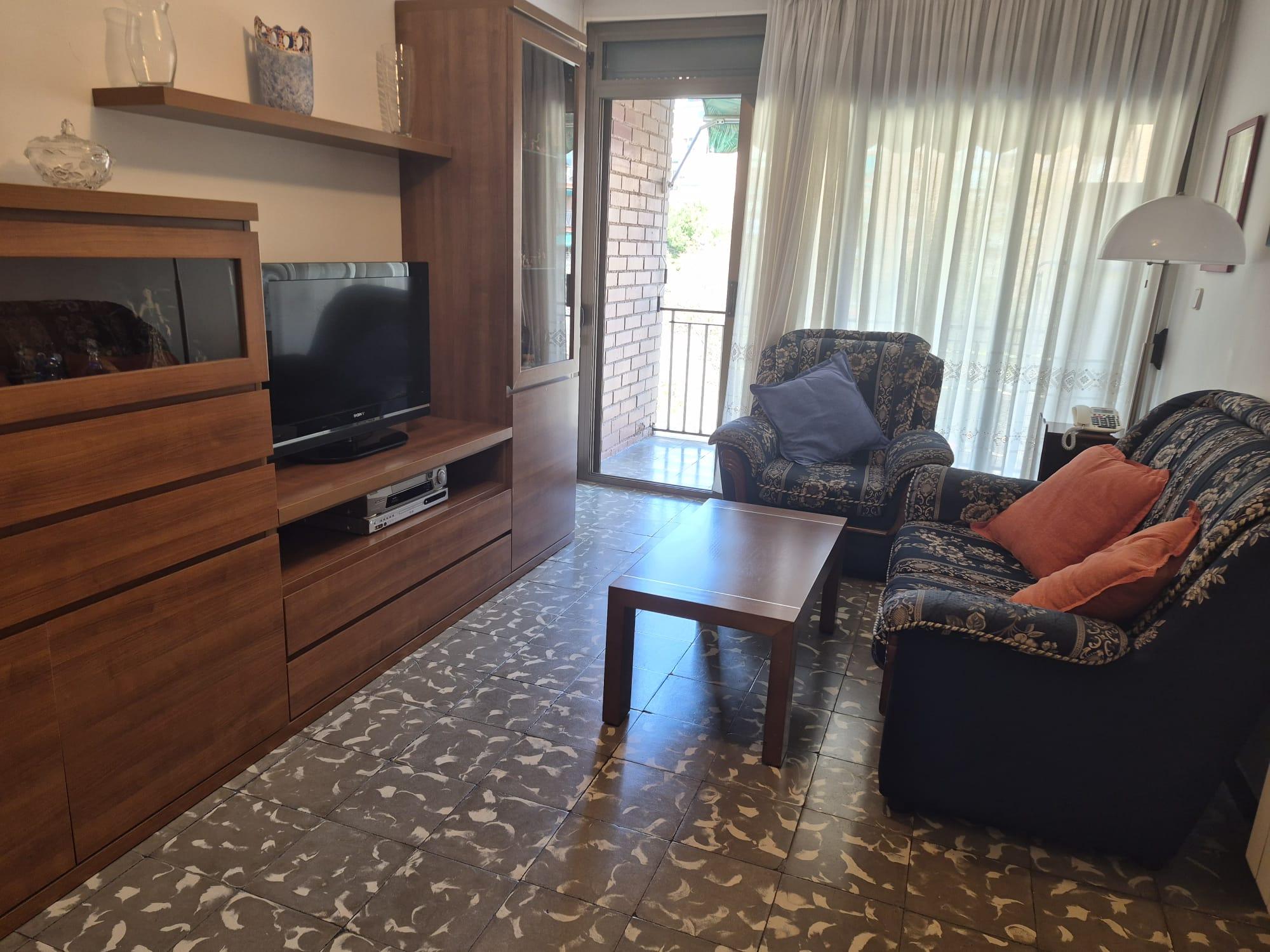 Imagen 2 Piso en venta en Santa Coloma De Gramenet / Plaça Pau Casals