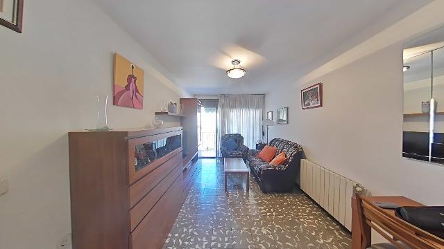 Imagen 8 Inmueble 300914 - Piso en venta en Santa Coloma De Gramenet / Plaça Pau Casals