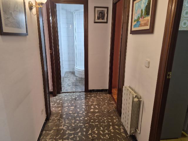 Imagen 16 Inmueble 300914 - Piso en venta en Santa Coloma De Gramenet / Plaça Pau Casals