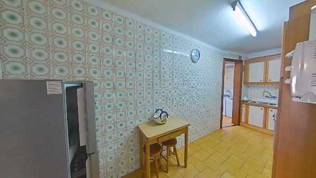 Imagen 35 Inmueble 300914 - Piso en venta en Santa Coloma De Gramenet / Plaça Pau Casals