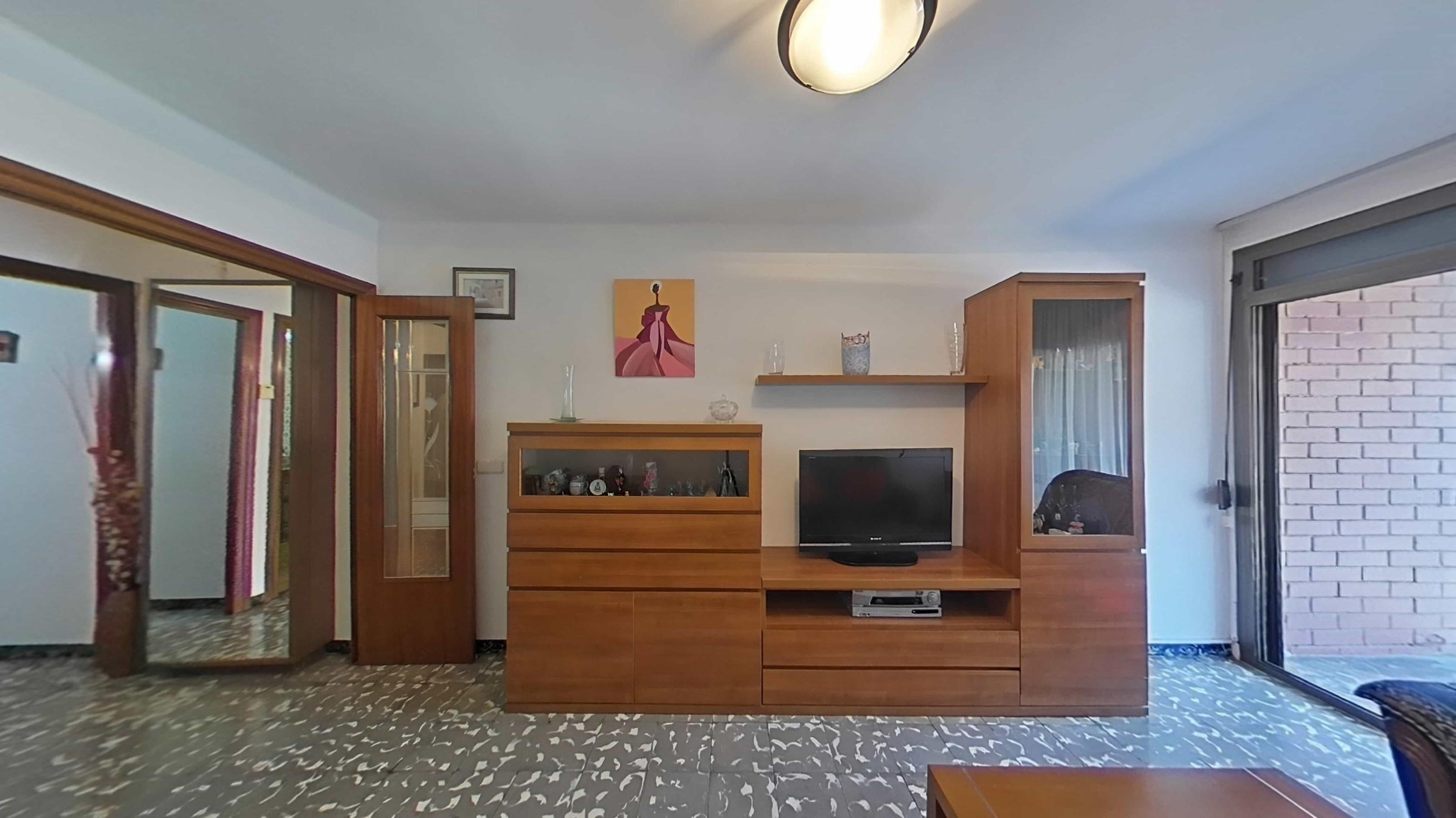 Imagen 16 Piso en venta en Santa Coloma De Gramenet / Plaça Pau Casals