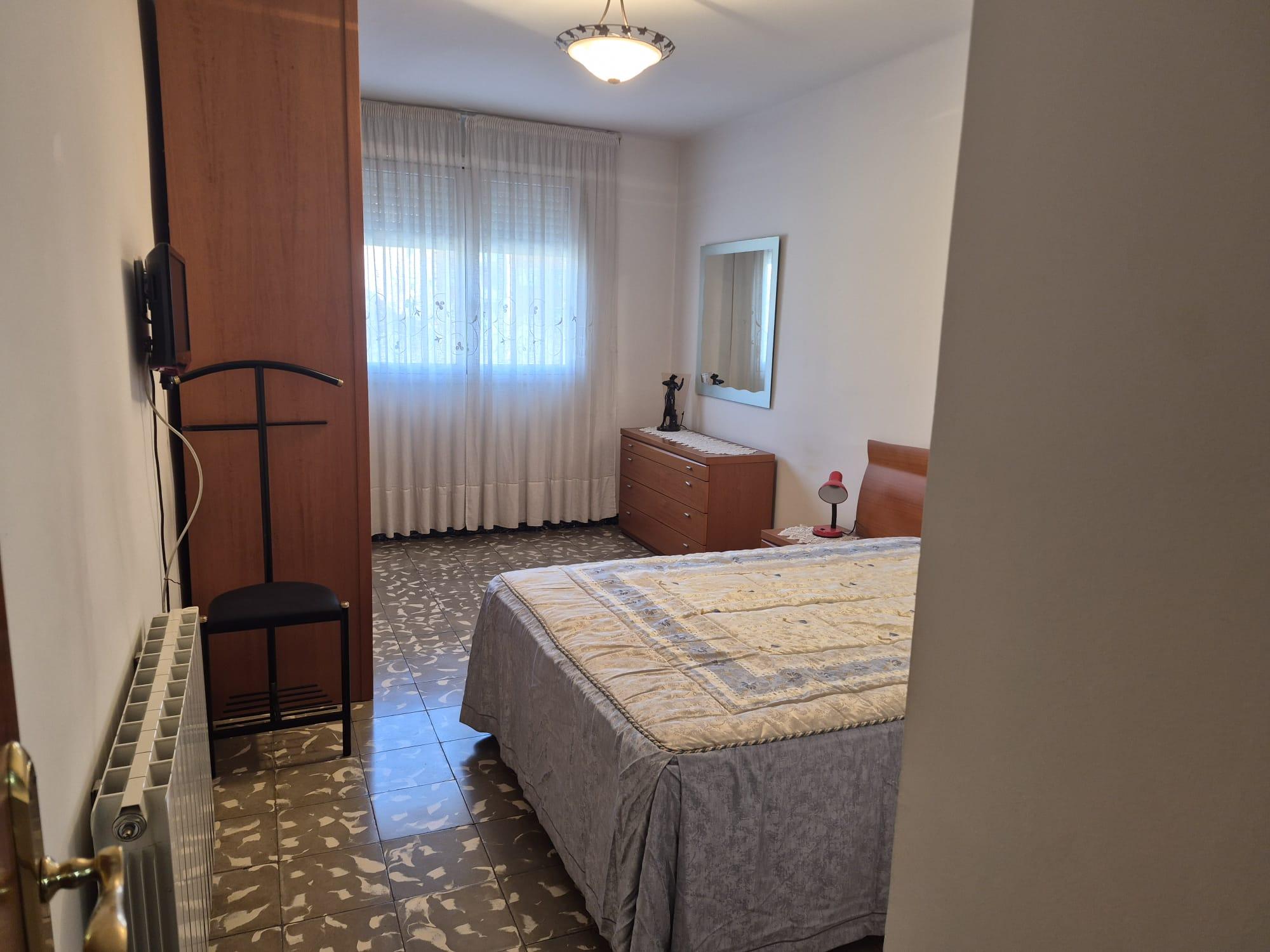 Imagen 13 Piso en venta en Santa Coloma De Gramenet / Plaça Pau Casals