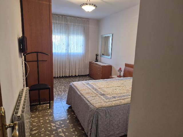 Imagen 13 Inmueble 300914 - Piso en venta en Santa Coloma De Gramenet / Plaça Pau Casals