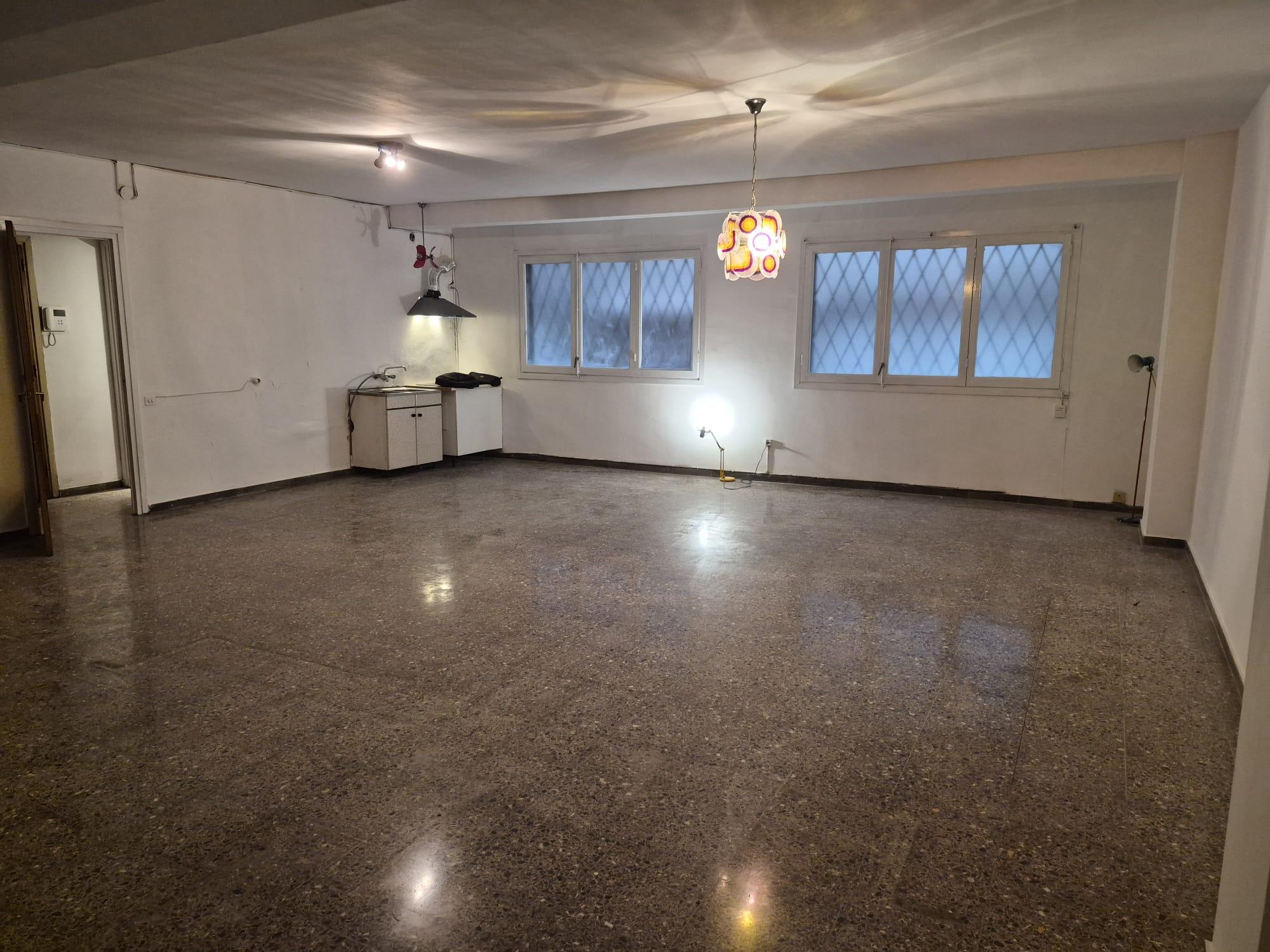 Imagen 4 Local Comercial en venta en Barcelona / Floridablanca - Viladomat