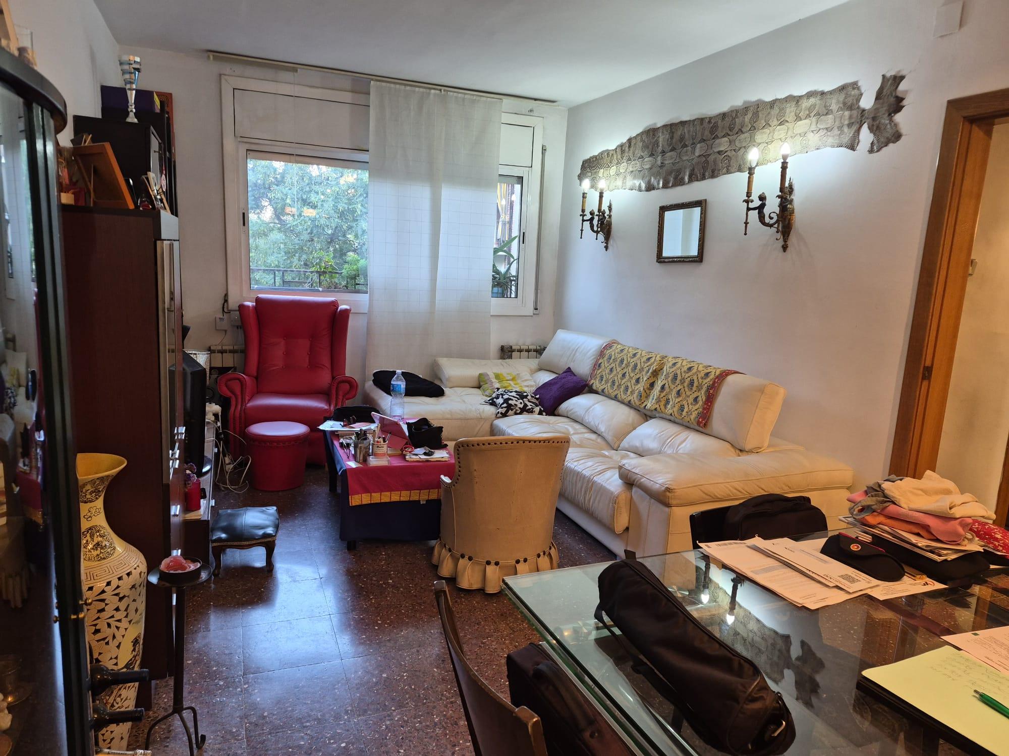 Imagen 1 Piso en venta en Barcelona / Pza Guinardó - Pje de Llivia