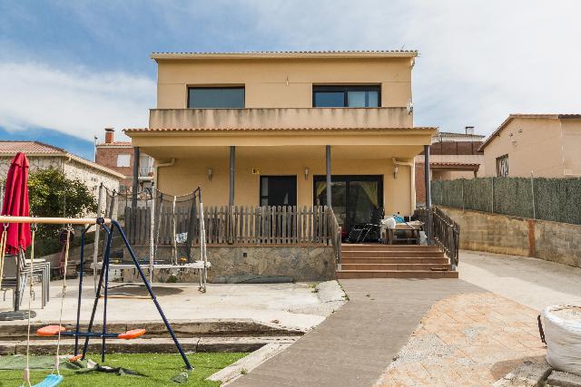 Imagen 2 Inmueble 257147 - Casa Aislada en venta en Piera / Residencial  El Portell 