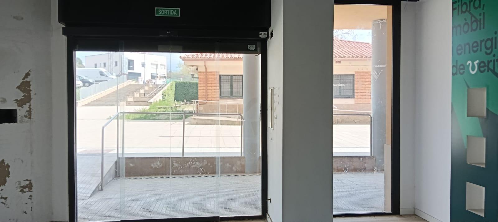 Imagen 11 Local Comercial en venta en Piera /  La Bovila , junto servicios sociales