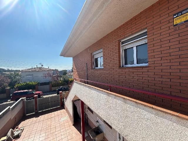 Imagen 30 Inmueble 301047 - Casa Aislada en venta en Piera / Residencial  La Plana 