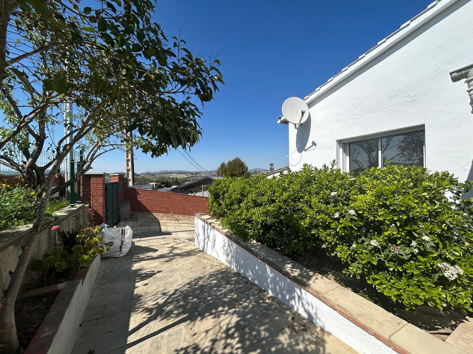 Imagen 3 Casa Aislada en venta en Piera / Urbanización Can Canals