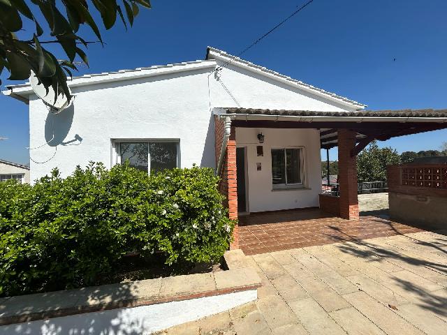 Imagen 1 Inmueble 301409 - Casa Aislada en venta en Piera / Urbanización Can Canals