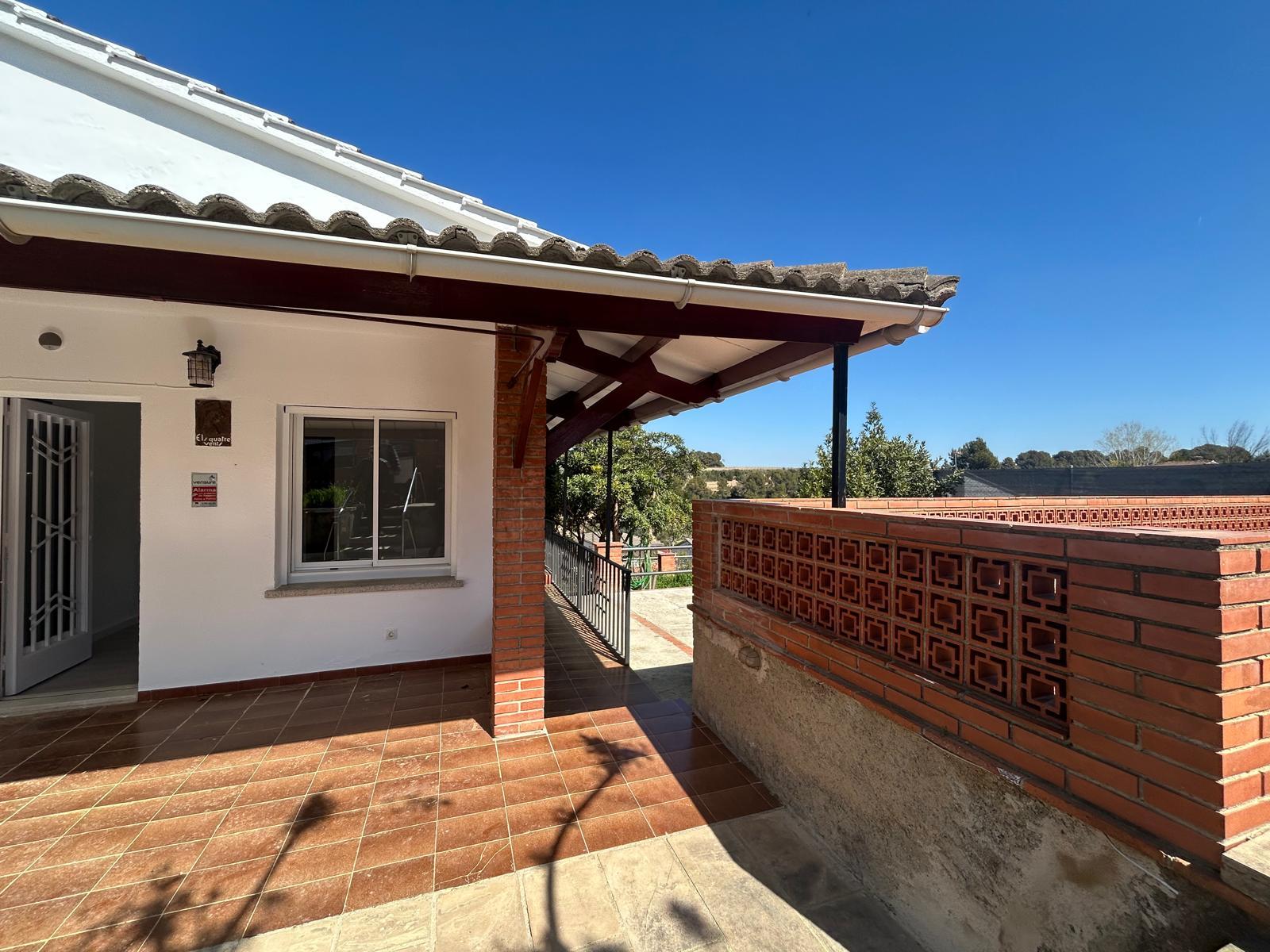 Imagen 2 Casa Aislada en venta en Piera / Urbanización Can Canals