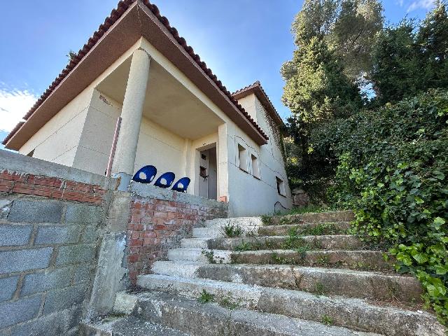 Imagen 1 Inmueble 301949 - Casa Aislada en venta en Piera / Urbanización Can Canals