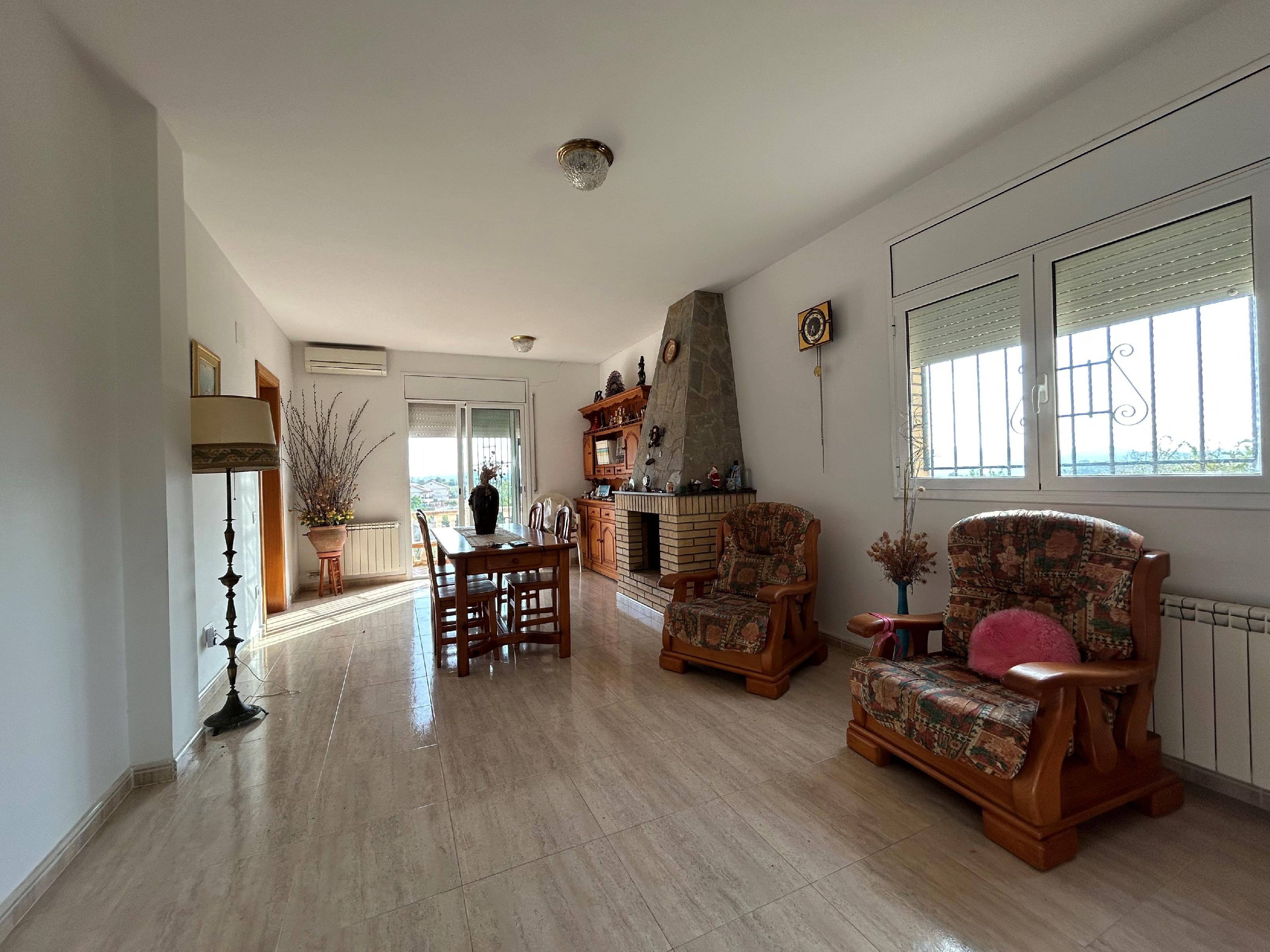 Imagen 3 Casa Aislada en alquiler en Piera / Urbanización Can Bou