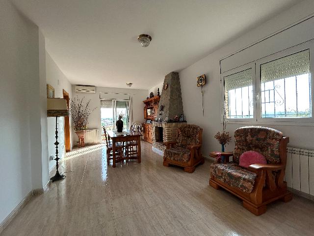 Imagen 3 Inmueble 302107 - Casa Aislada en alquiler en Piera / Urbanización Can Bou