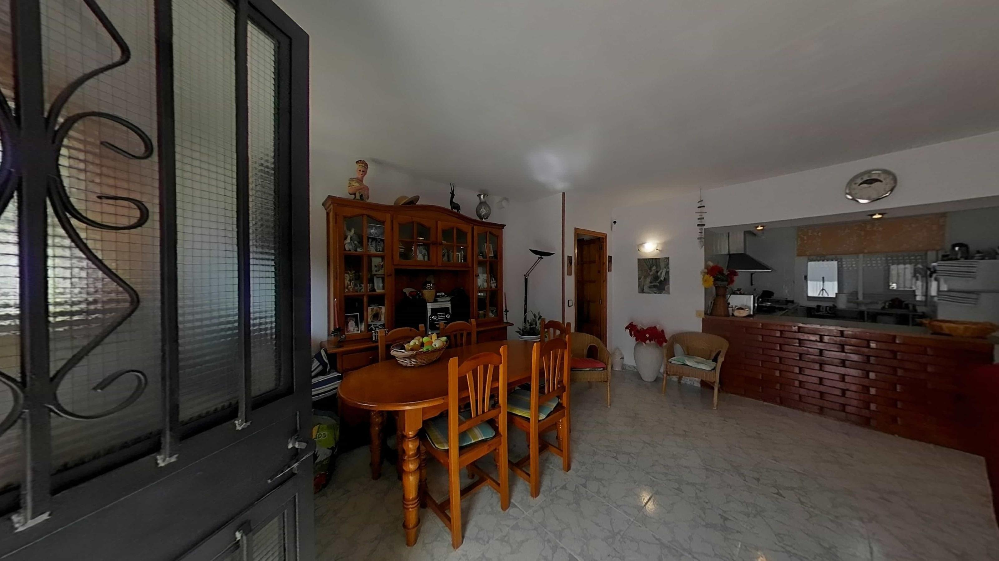 Imagen 2 Casa Aislada en venta en Mediona / Urbanización San Elias 