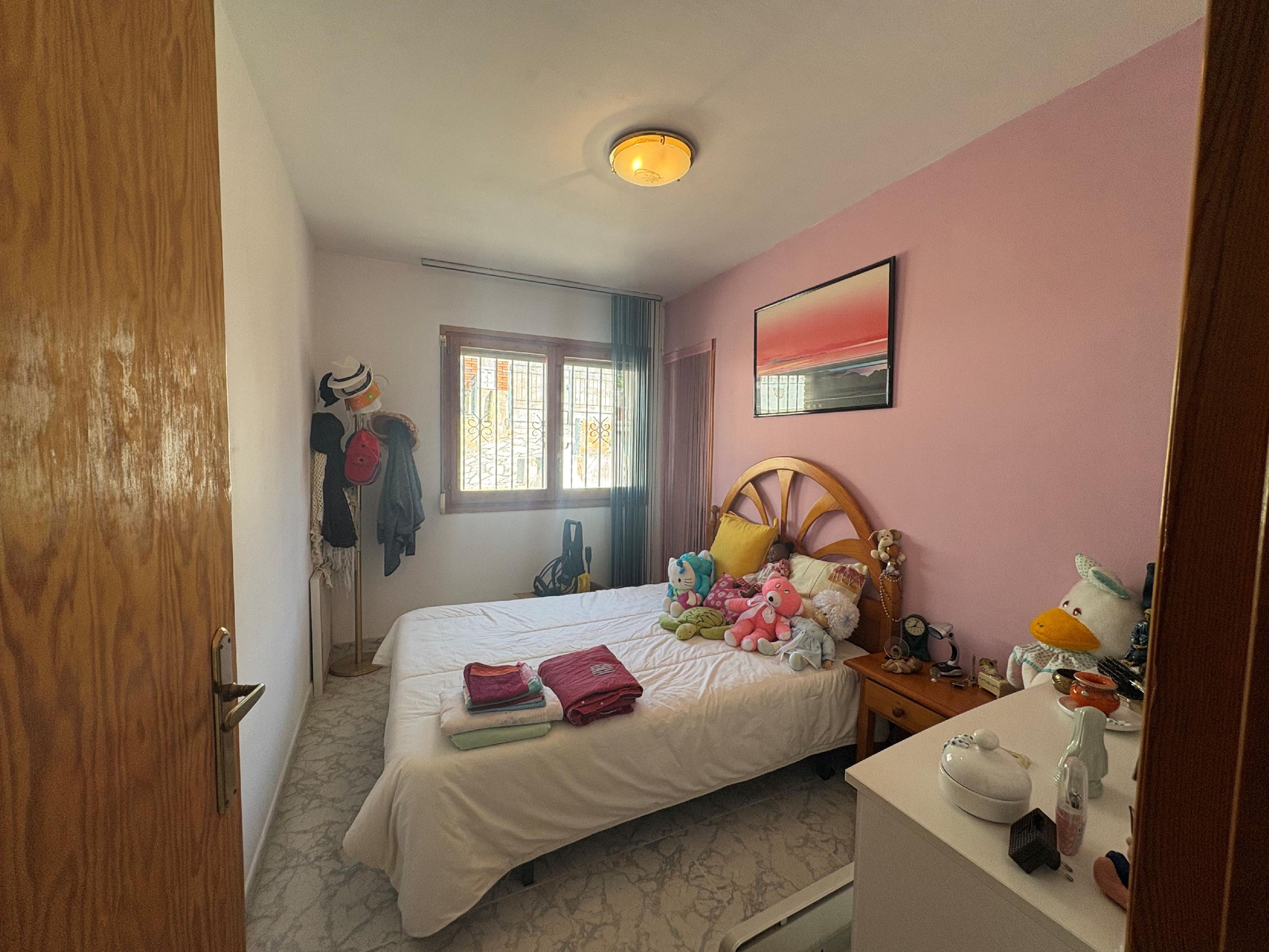 Imagen 15 Casa Aislada en venta en Mediona / Urbanización San Elias 