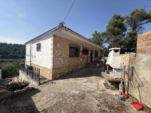 Imagen 1 Inmueble 303092 - Casa Aislada en venta en Mediona / Urbanización San Elias 