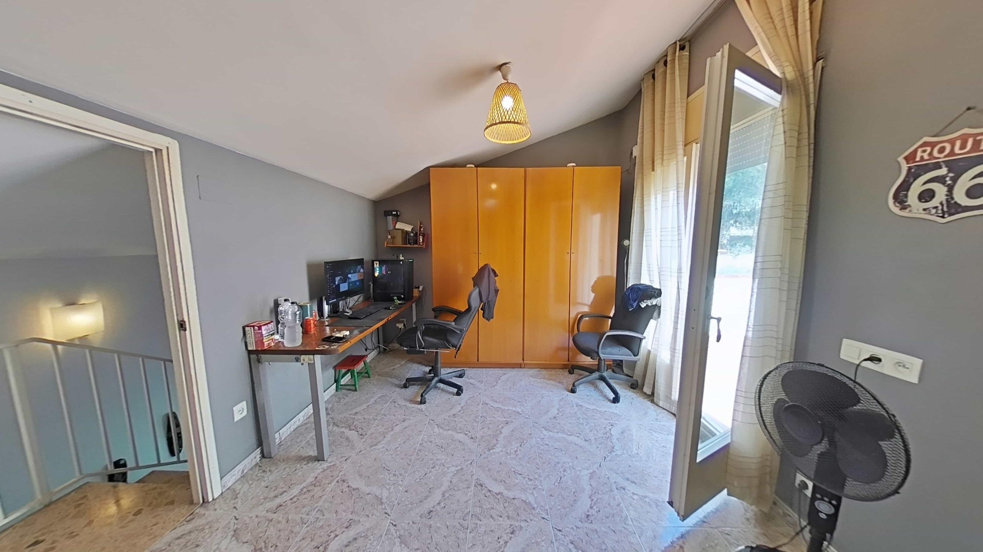 Imagen 32 Casa Aislada en venta en Pobla De Claramunt La / Urbanización Les Garrigues