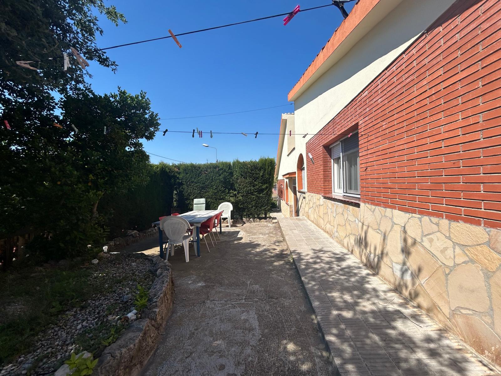 Imagen 32 Casa Aislada en venta en Pobla De Claramunt La / Urbanización Les Garrigues