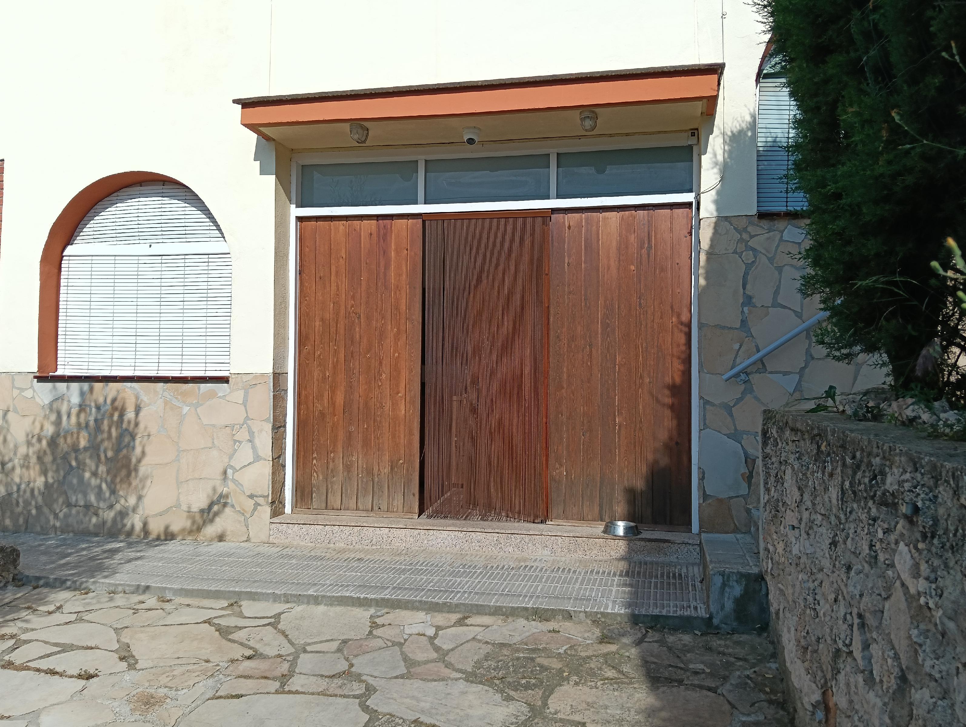 Imagen 8 Casa Aislada en venta en Pobla De Claramunt La / Urbanización Les Garrigues