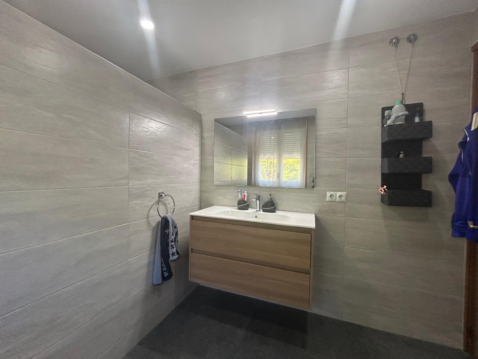 Imagen 10 Casa Aislada en venta en Pobla De Claramunt La / Urbanización Les Garrigues