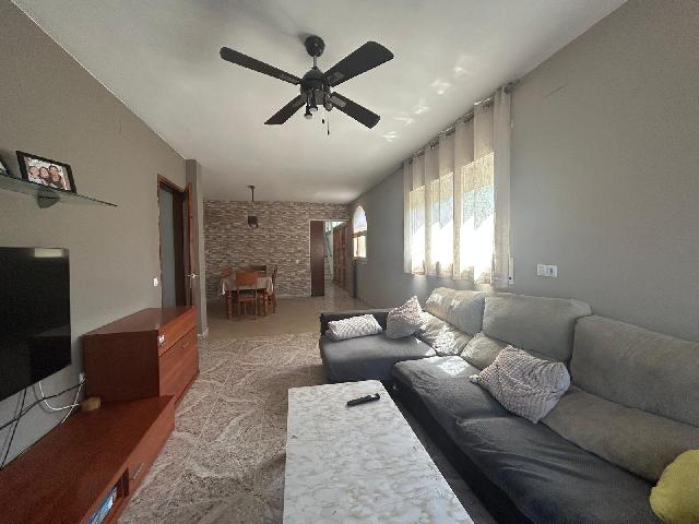 Imagen 3 Inmueble 303312 - Casa Aislada en venta en Pobla De Claramunt (La) / Urbanización Les Garrigues
