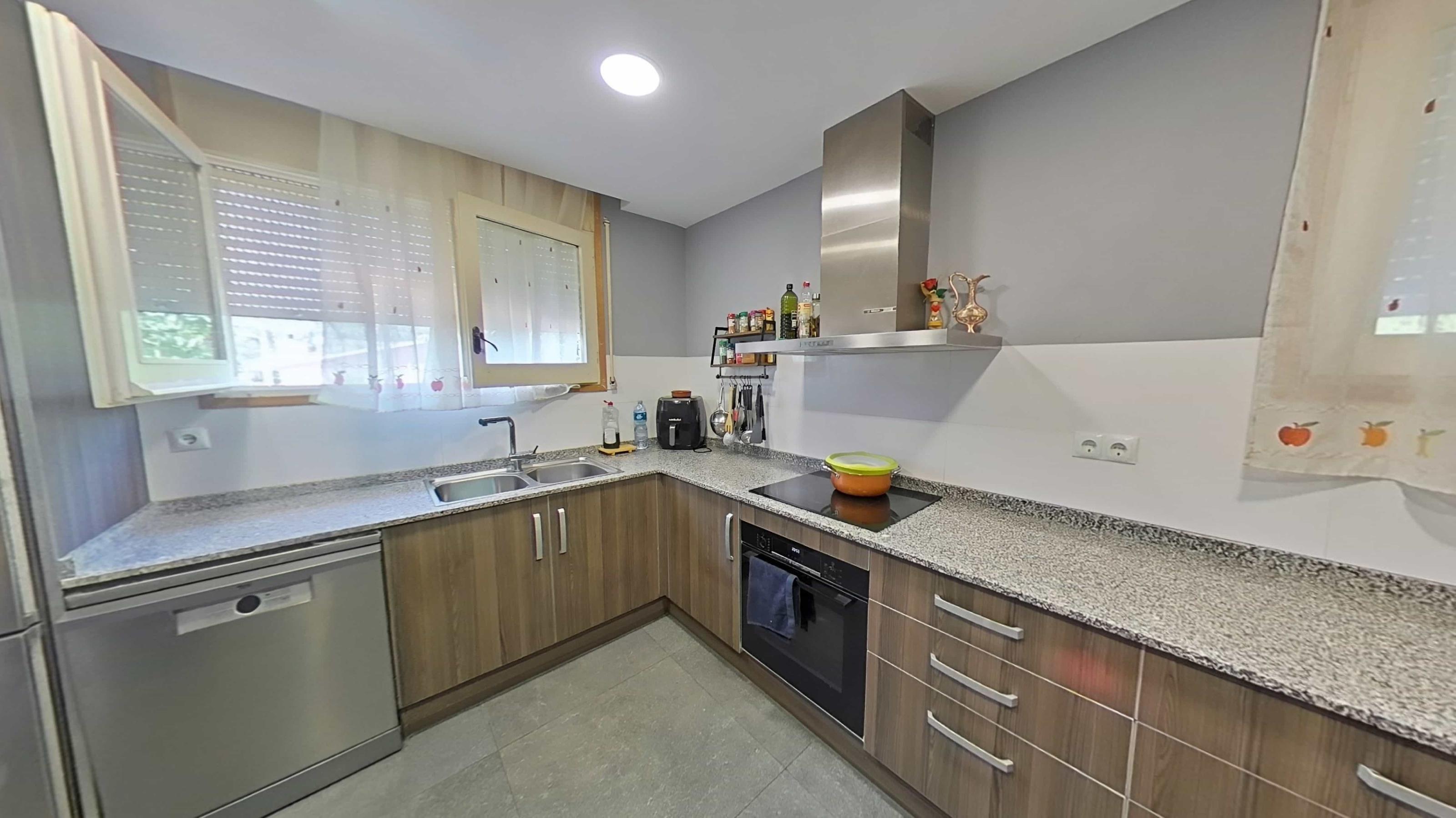 Imagen 46 Casa Aislada en venta en Pobla De Claramunt La / Urbanización Les Garrigues