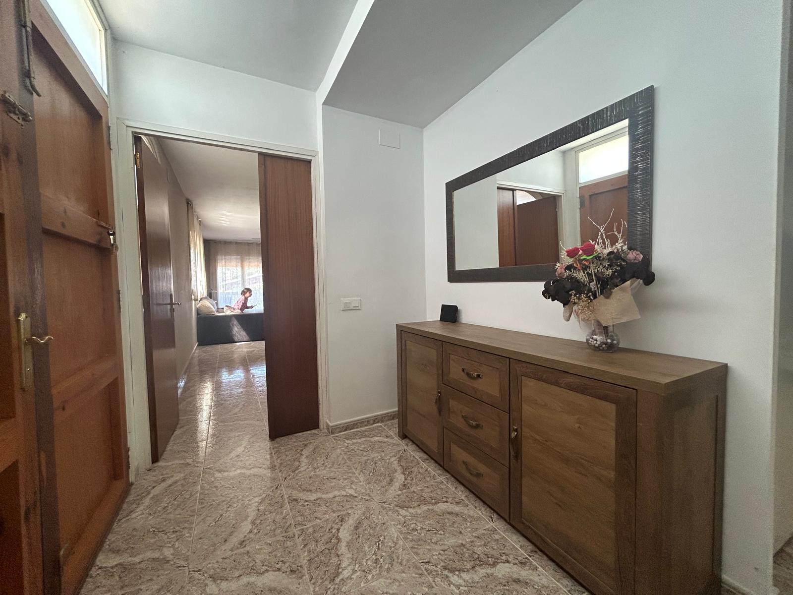 Imagen 2 Casa Aislada en venta en Pobla De Claramunt La / Urbanización Les Garrigues