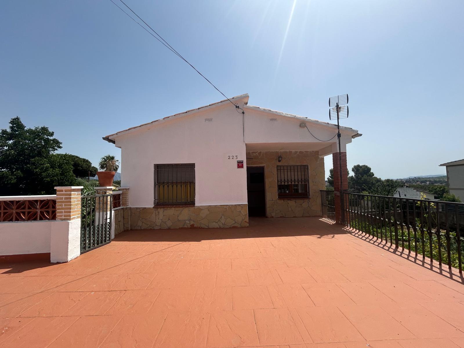 Imagen 1 Casa Aislada en venta en Piera / Urbanización Can Musarro
