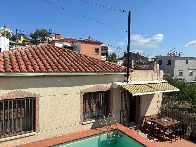 Imagen 1 Inmueble 305331 - Casa Aislada en venta en Piera / Urbanización Can Bonastre