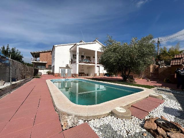 Imagen 1 Inmueble 305803 - Casa Aislada en venta en Piera / Urbanización Can Mas
