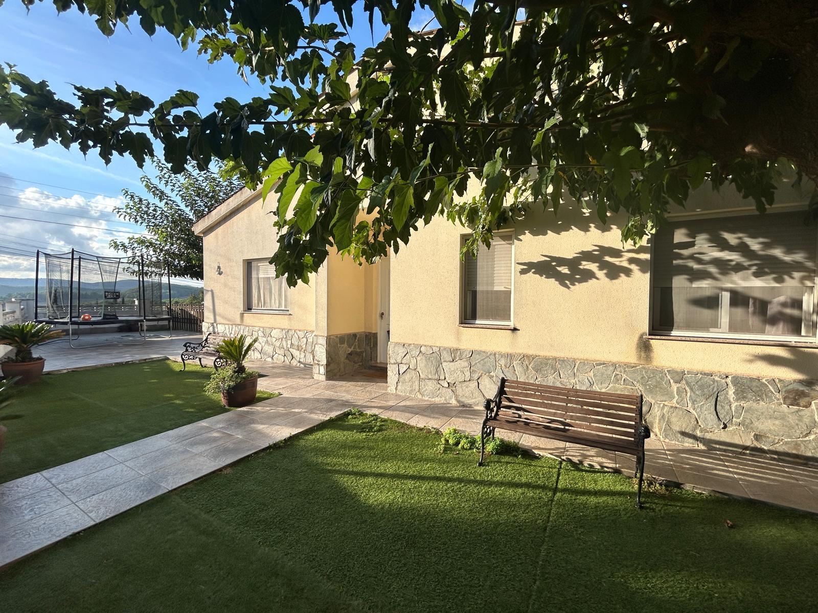 Imagen 1 Casa Aislada en venta en Piera / Urbanización Can Canals