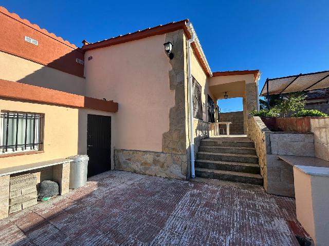 Imagen 2 Inmueble 306828 - Casa Aislada en venta en Piera / Urbanización Can Mata