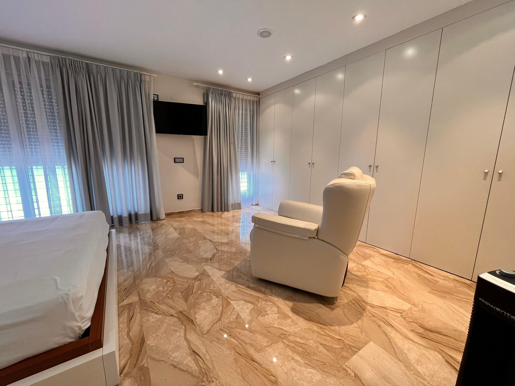 Imagen 19 Casa en venta en Daimús / En primera línea de la playa de Daimuz