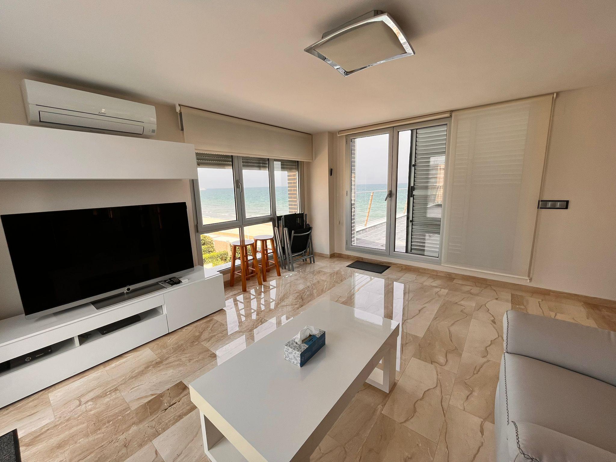 Imagen 3 Casa en venta en Daimús / En primera línea de la playa de Daimuz