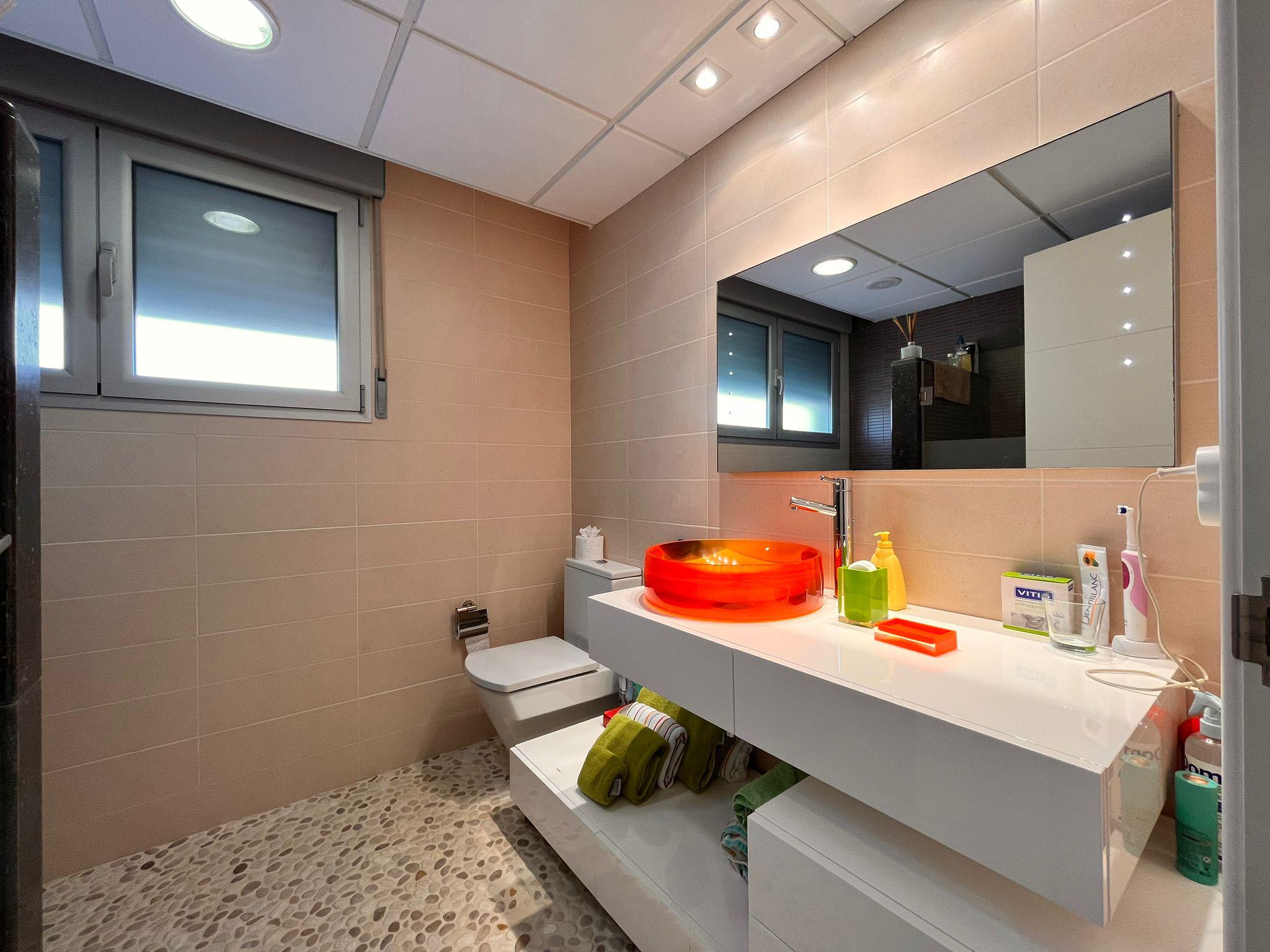 Imagen 23 Casa en venta en Daimús / En primera línea de la playa de Daimuz