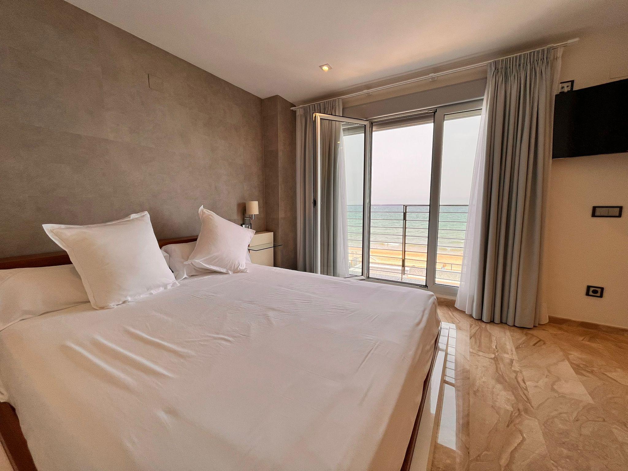 Imagen 21 Casa en venta en Daimús / En primera línea de la playa de Daimuz