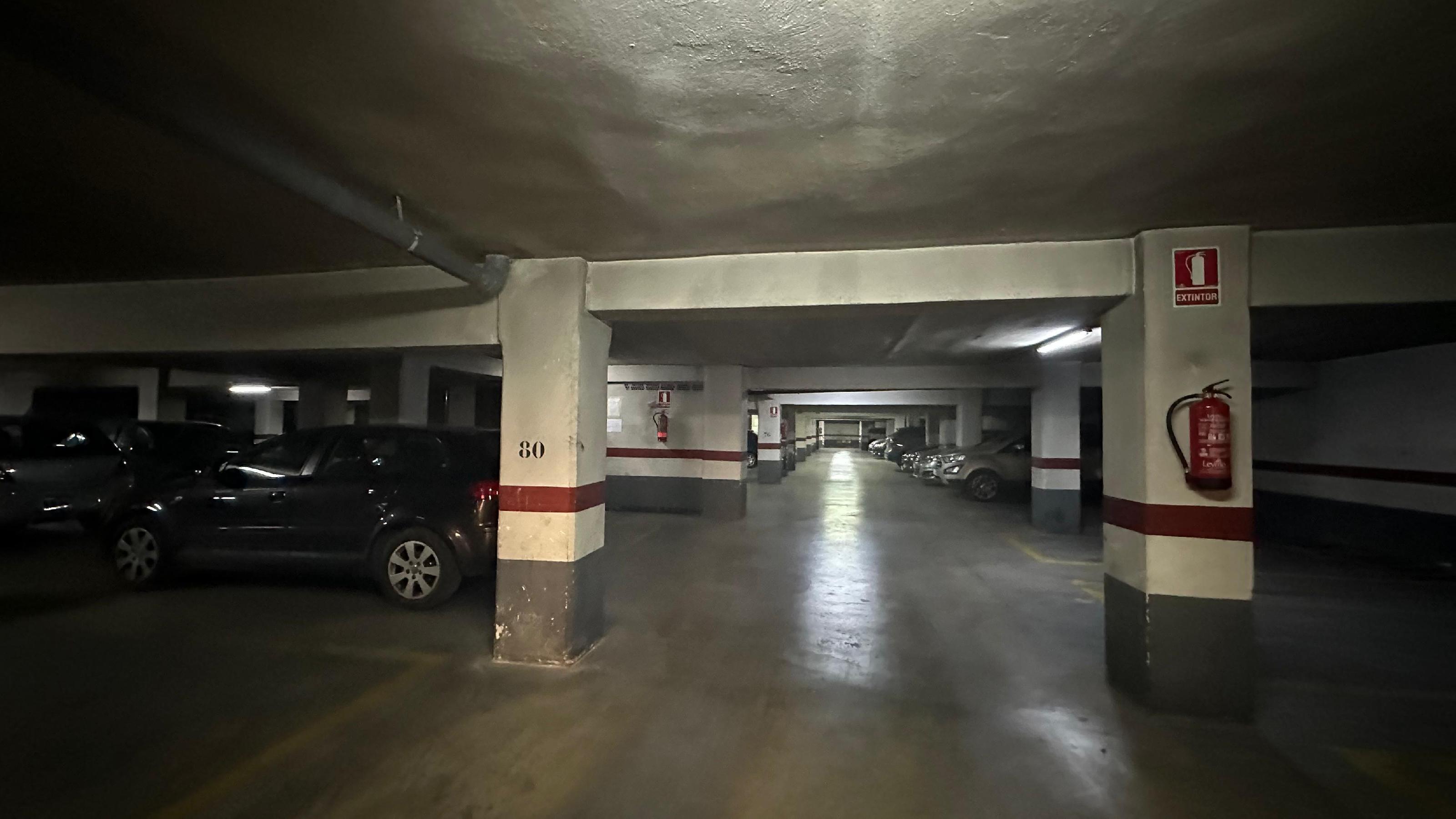 Imagen 5 Parking Coche en venta en Valencia / Entre la calle Mosén Febrer y calle Juan de Celaya