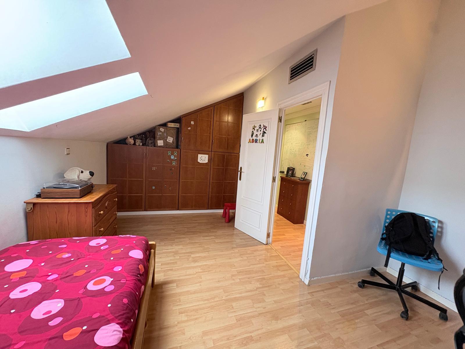 Imagen 26 Ático en venta en Valencia / Junto para de metro de Patraix