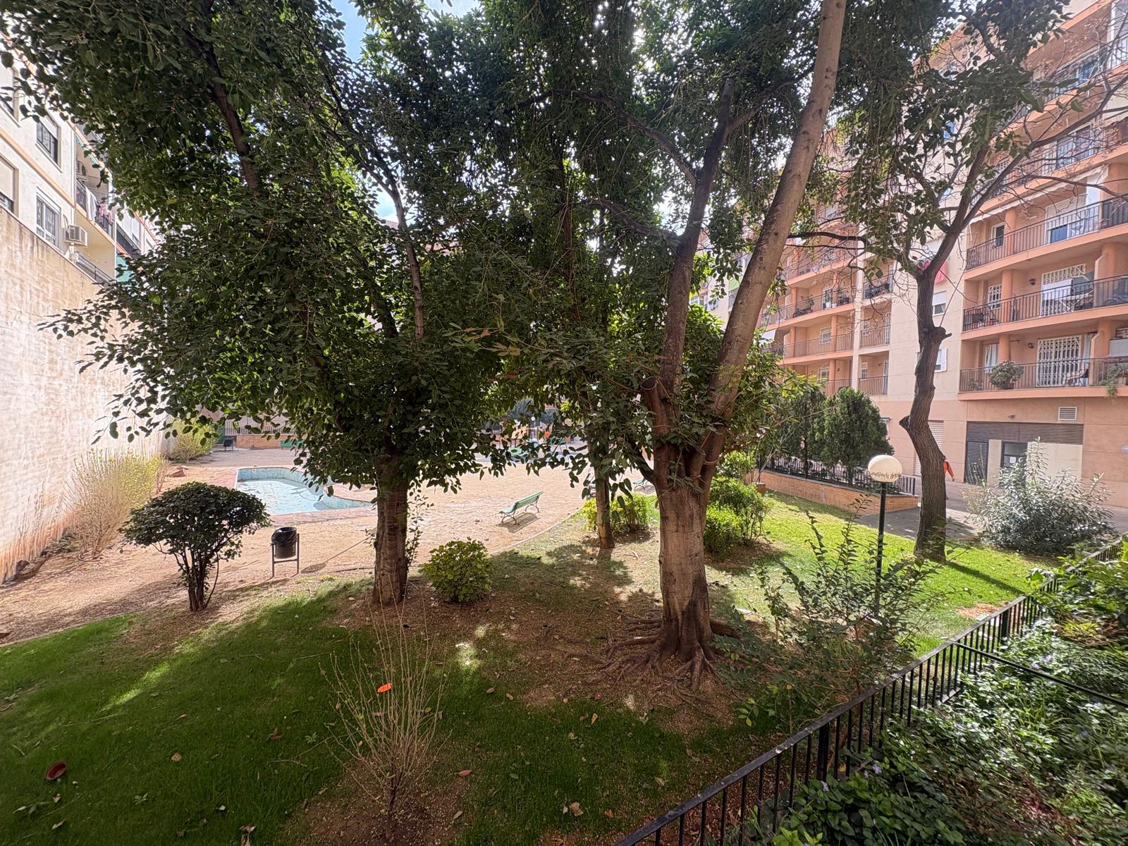 Imagen 37 Ático en venta en Valencia / Junto para de metro de Patraix