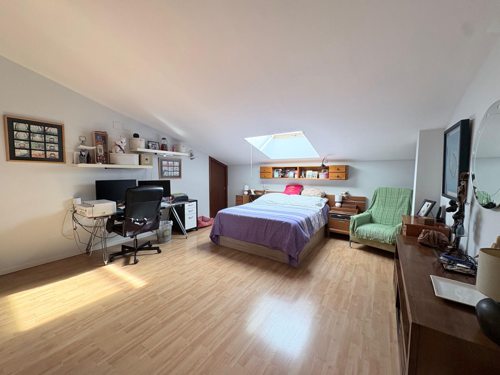 Imagen 28 Ático en venta en Valencia / Junto para de metro de Patraix