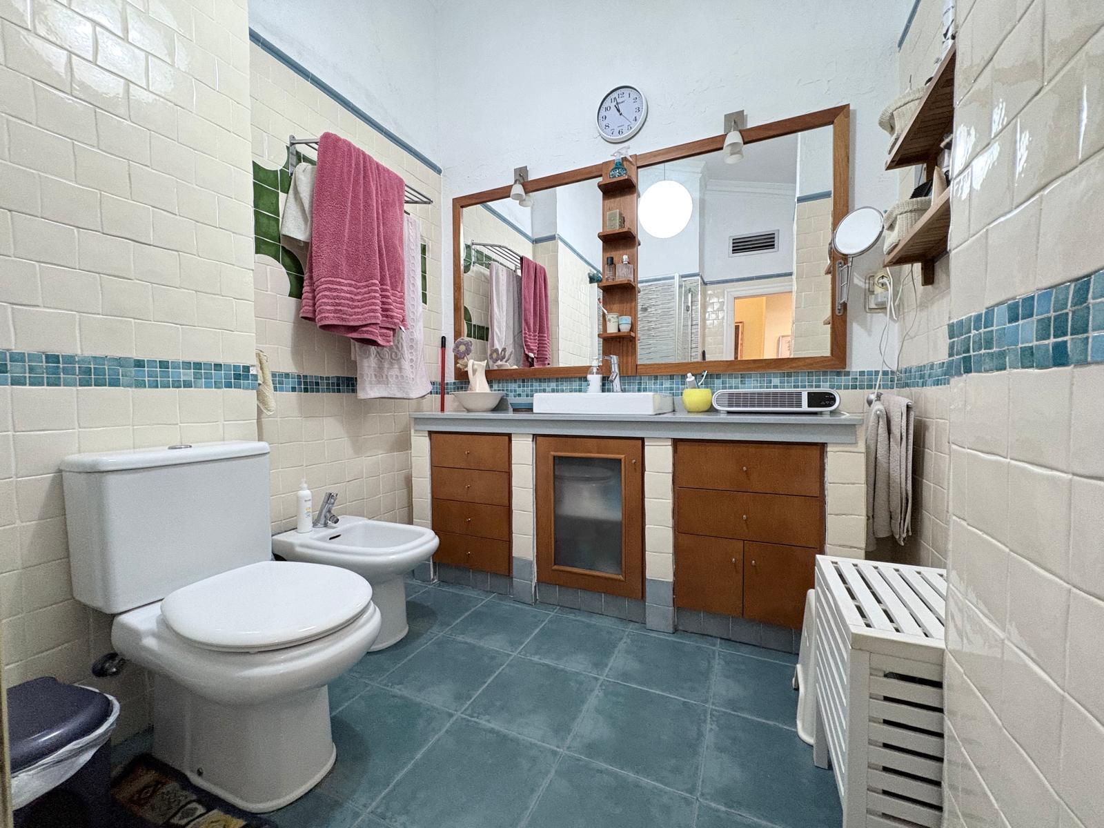 Imagen 33 Ático en venta en Valencia / Junto para de metro de Patraix