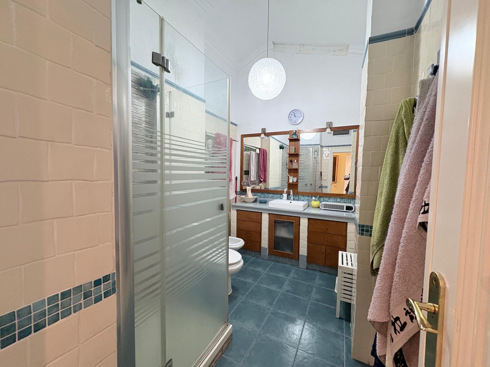 Imagen 35 Ático en venta en Valencia / Junto para de metro de Patraix