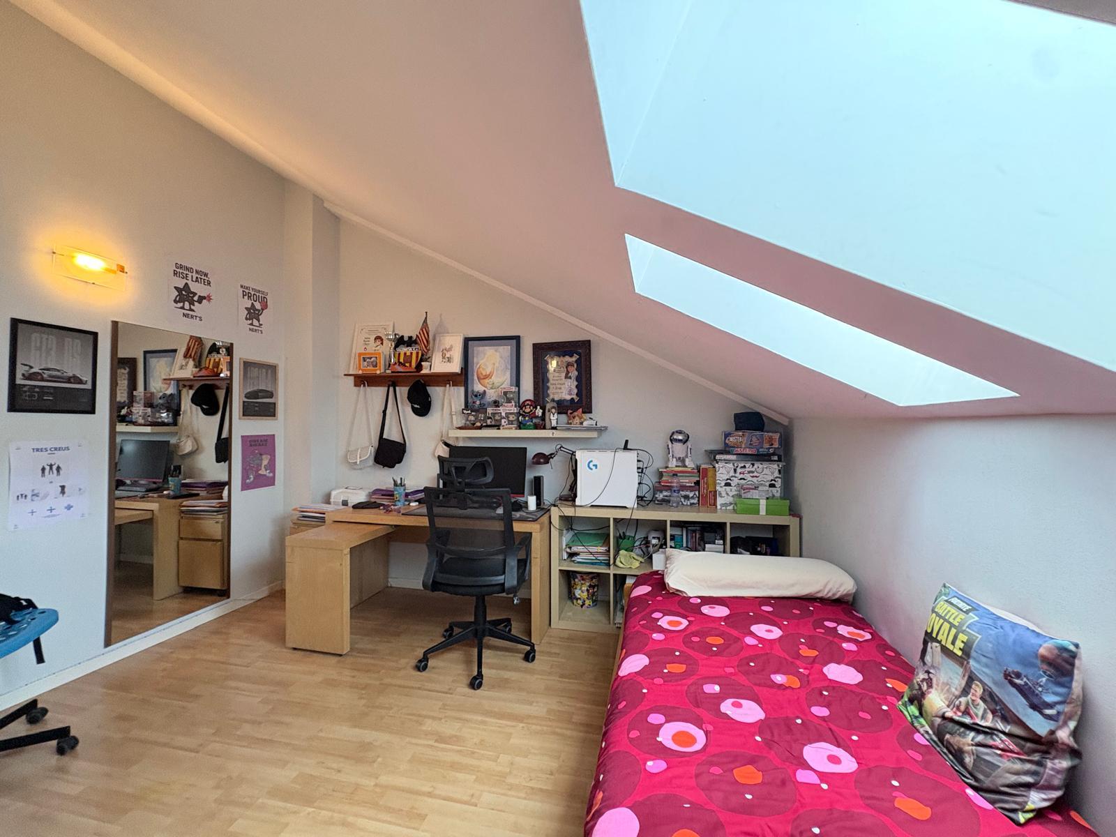 Imagen 25 Ático en venta en Valencia / Junto para de metro de Patraix